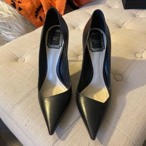 Dior black leather pumps